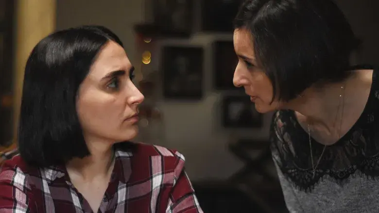 La semilla de la higuera sagrada - Fondo