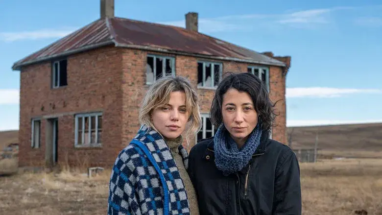 La muerte no existe y el amor tampoco - Fondo