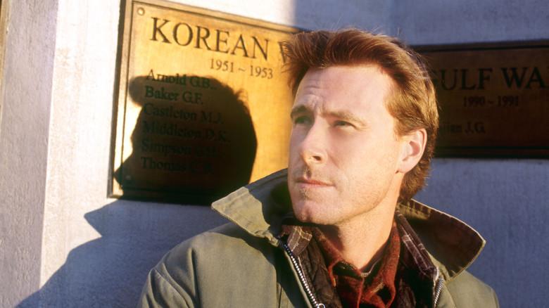 A Christmas Visitor - Fondo