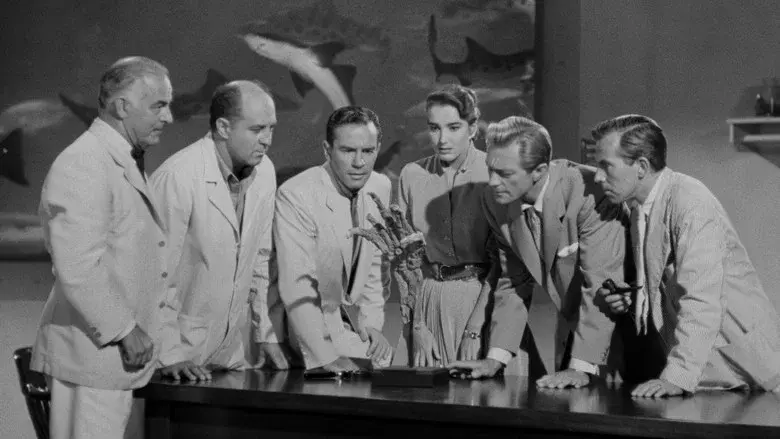 La mujer y el monstruo - Fondo