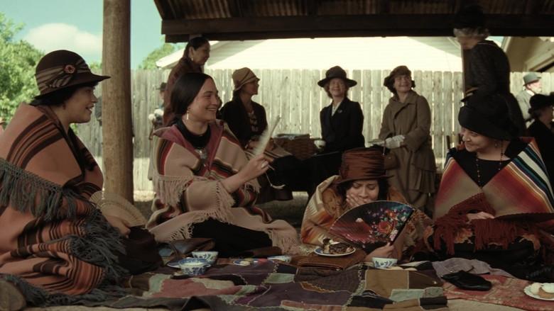 Los asesinos de la luna - Fondo