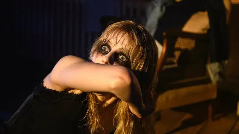 Última noche en el Soho - Fondo