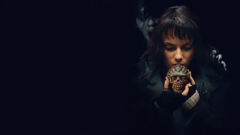 Whistle: El silbido del mal - Fondo