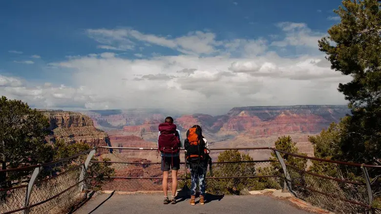 Kidnapping in the Grand Canyon - Fondo