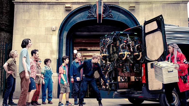 Cazafantasmas: Imperio helado - Fondo