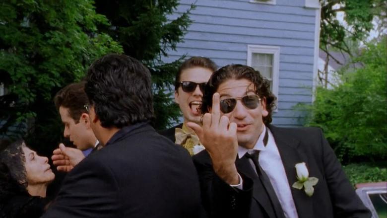 Tony n' Tina's Wedding - Fondo