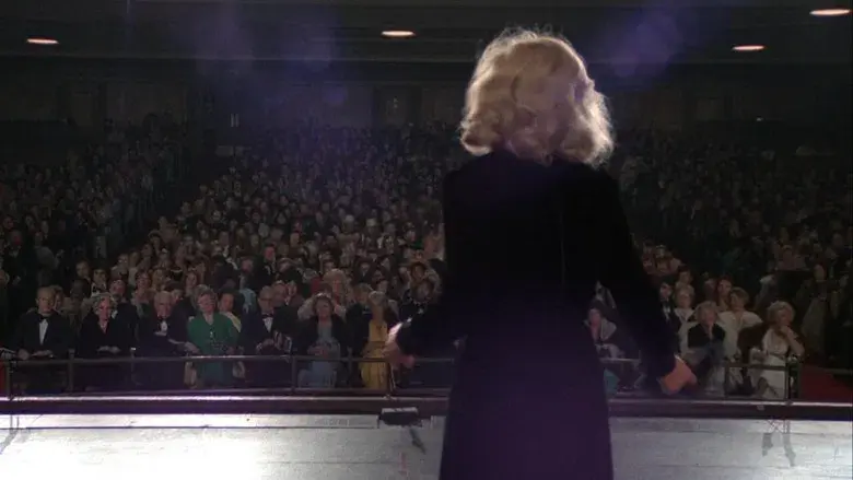 Noche de estreno - Fondo