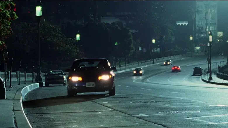 Kiss Kiss Bang Bang - Fondo