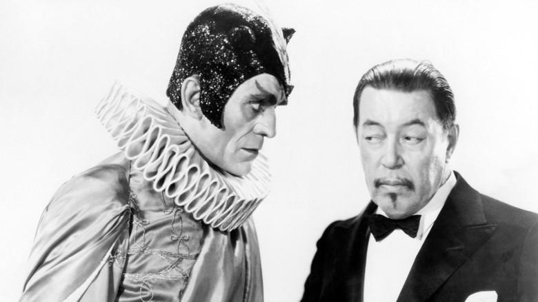 Charlie Chan at the Opera - Fondo