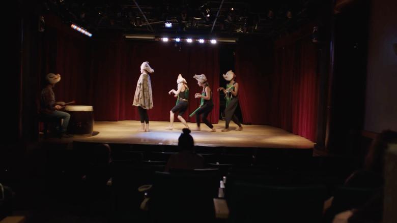 Madeline's Madeline - Fondo