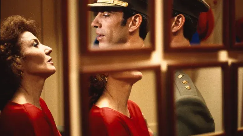 La flor de mi secreto - Fondo