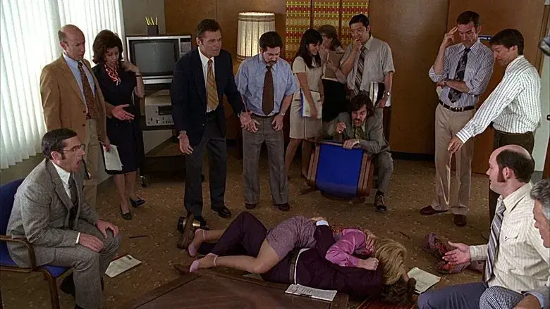 Wake Up, Ron Burgundy: The Lost Movie - Fondo