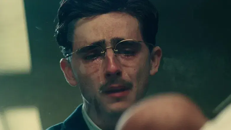 Marty Supreme - Fondo