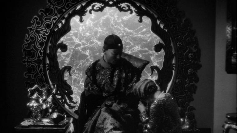 La amargura del General Yen - Fondo