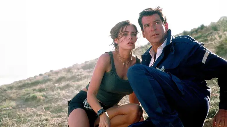 El mundo nunca es suficiente - Fondo