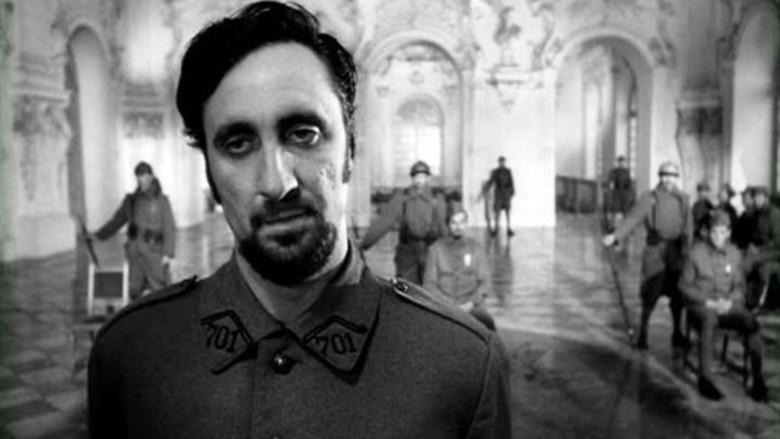 Senderos de gloria - Fondo