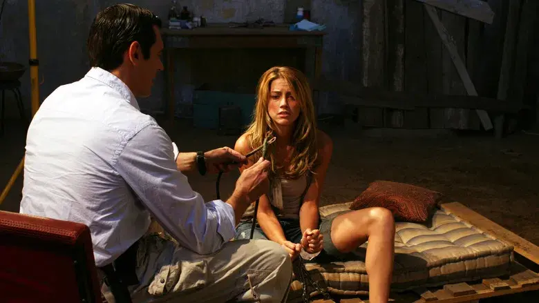 And Soon the Darkness - Fondo