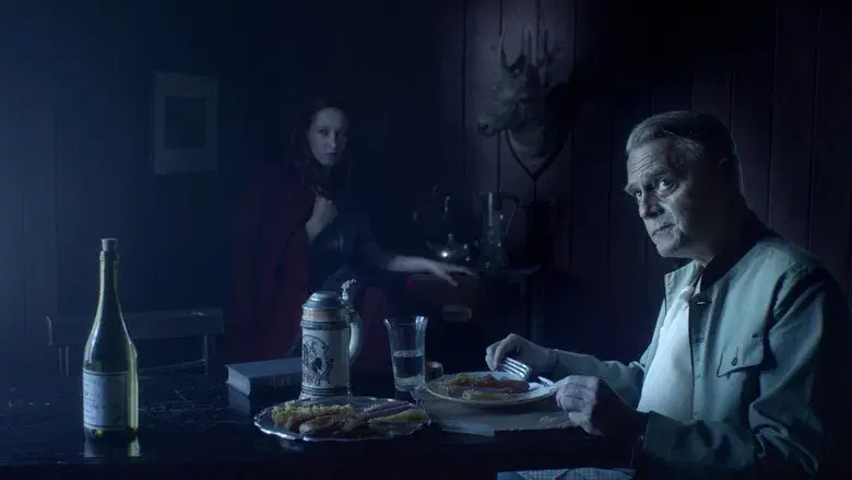 La Bruja De Hitler - Fondo