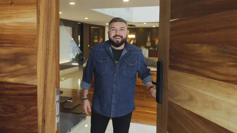 Poncho Lizárraga⁩