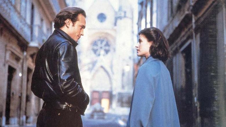 Más allá de las nubes - Fondo