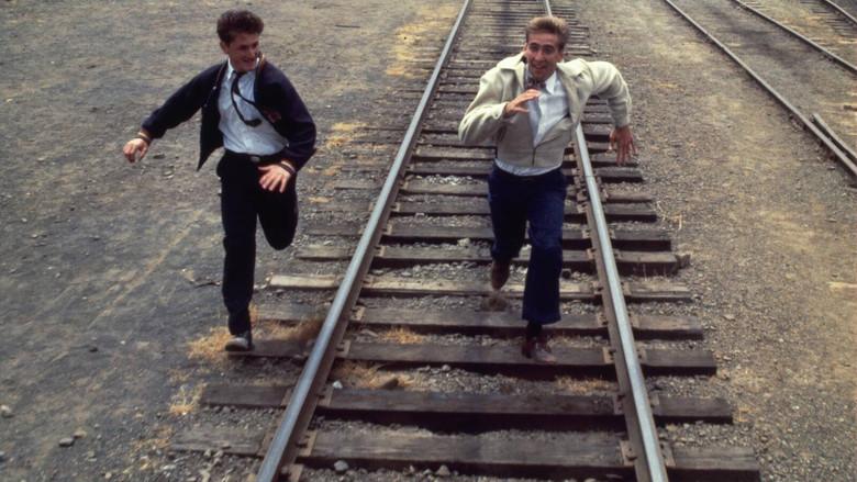 Adiós a la inocencia - Fondo