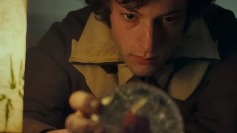 Los que se quedan - Fondo