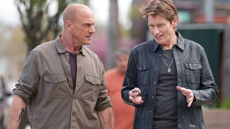 La calle está mirando