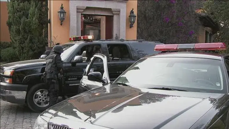 Danilo y Victoria se besan