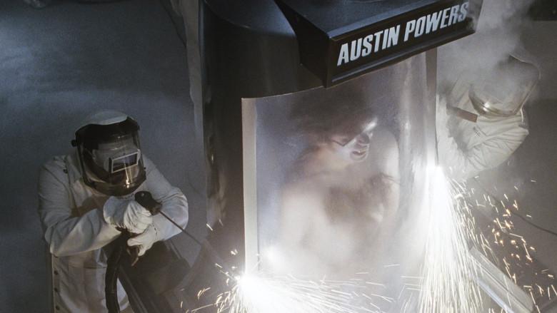 Austin Powers: Misterioso agente internacional - Fondo