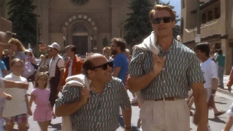 Los gemelos golpean dos veces - Fondo