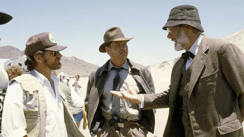 Indiana Jones y la última cruzada - Fondo