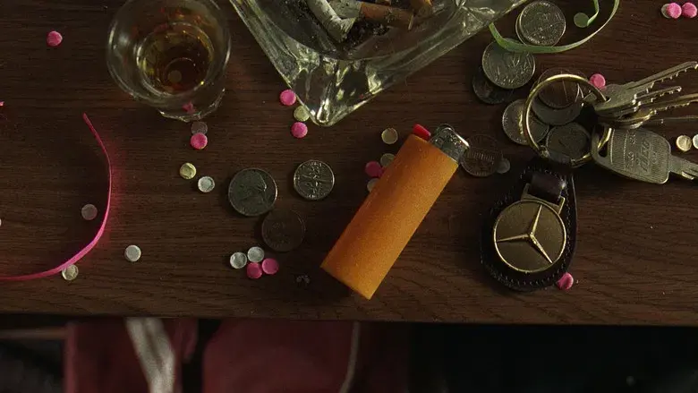 Bottle Rocket (Ladrón que roba a ladrón) - Fondo