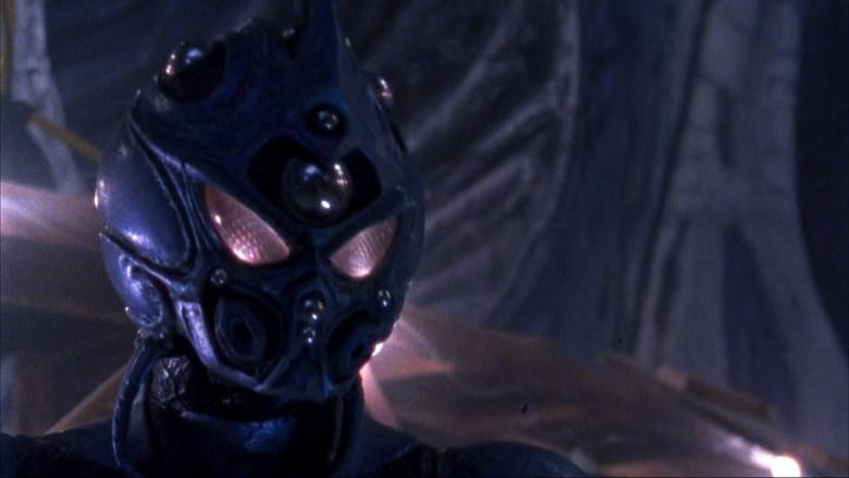 Guyver: Dark Hero - Fondo