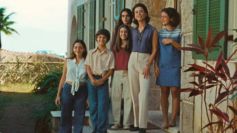 Aún estoy aquí - Fondo