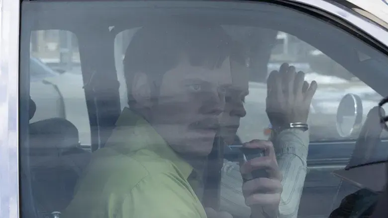 Dead Man's Wire - Fondo