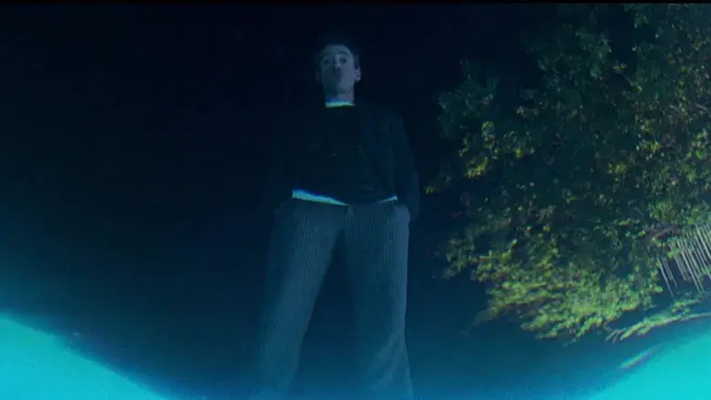 Kiss Kiss Bang Bang - Fondo