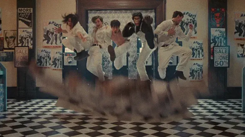 Better Man: La historia de Robbie Williams - Fondo