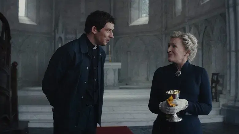 Puñales por la espalda: De entre los muertos - Fondo