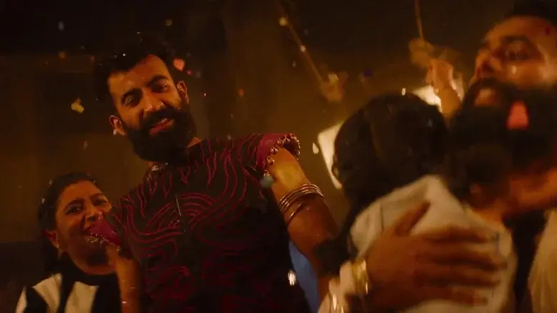 Chatha Pacha: The Ring of Rowdies - Fondo