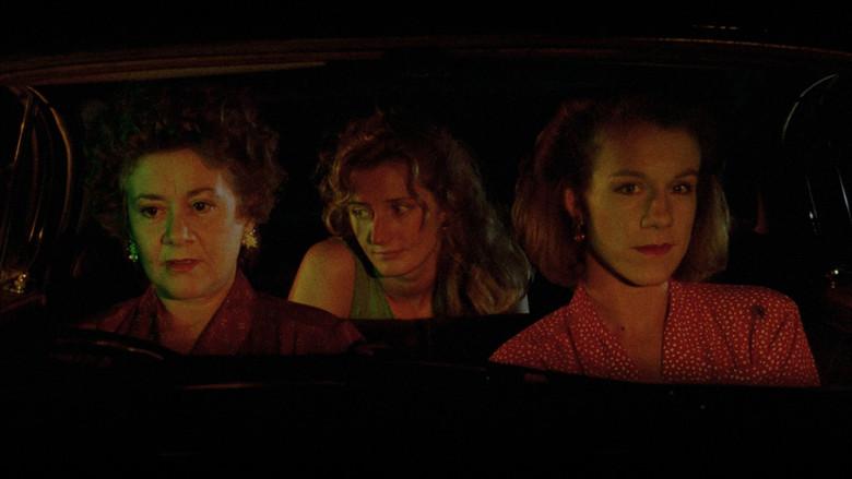 Conspiración de mujeres - Fondo