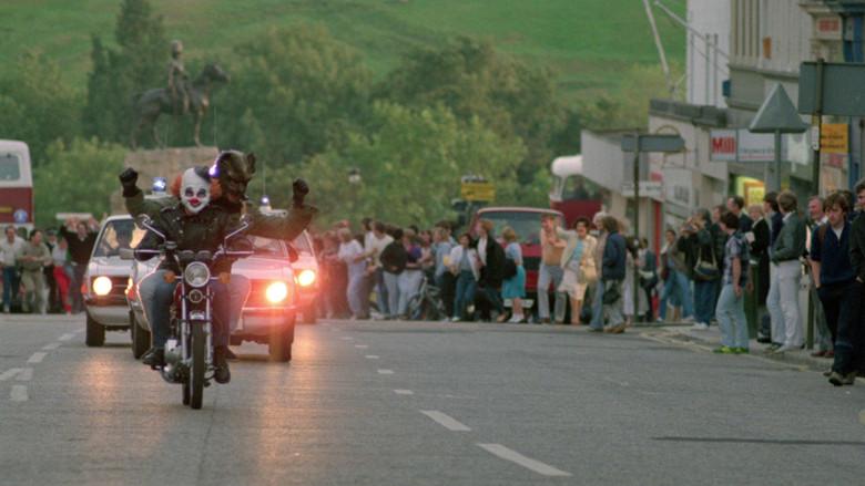 Inquietos ciudadanos - Fondo