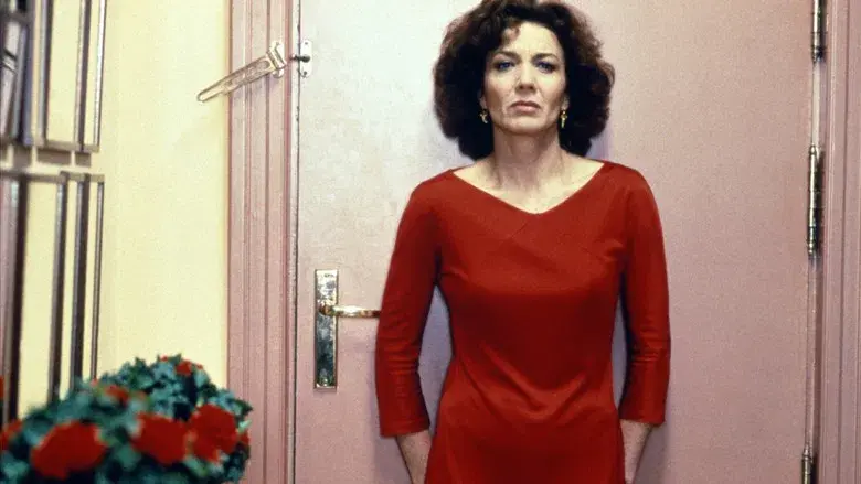 La flor de mi secreto - Fondo