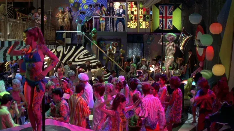 Austin Powers: Misterioso agente internacional - Fondo