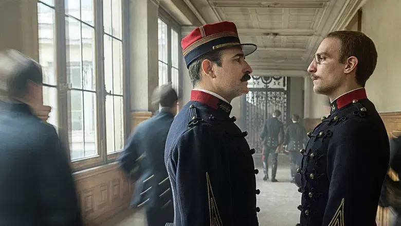 El oficial y el espía - Fondo