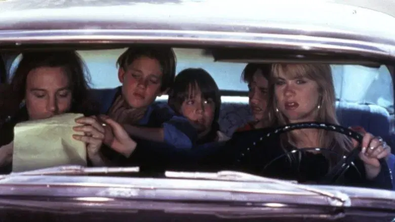 No le digas a mamá que la canguro ha muerto - Fondo