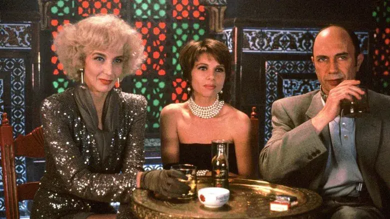 Tacones lejanos - Fondo