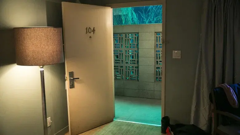 Room 104 - Fondo