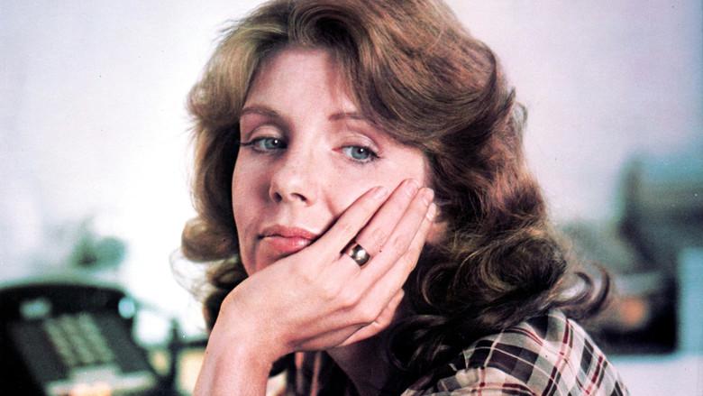 Una mujer descasada - Fondo