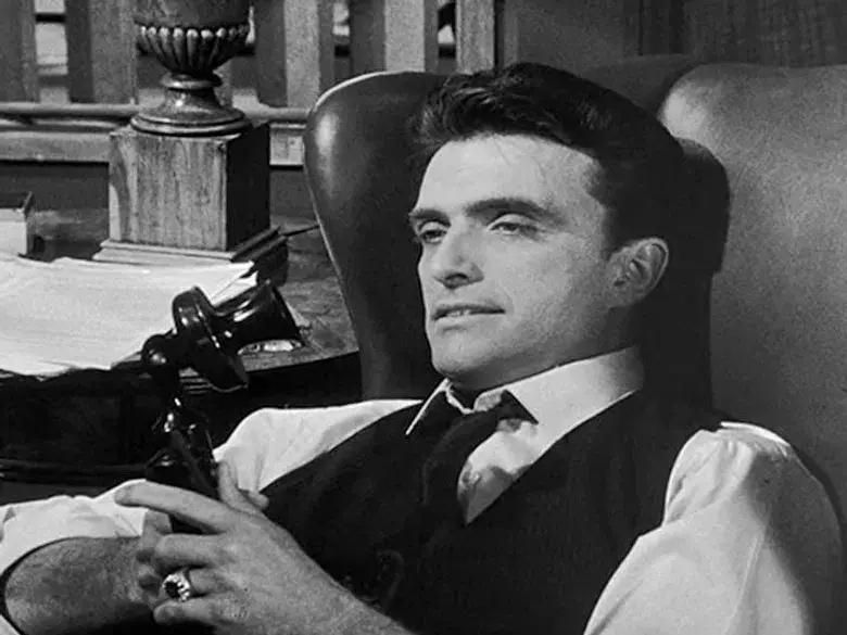 En la Linea de Fuego