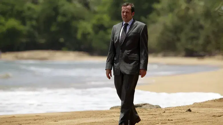 Crimen en el paraíso - Fondo